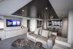 Yacht-Club-Owner Cabin Picture