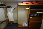 Deluxe Suite Stateroom Picture