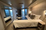 Suite with Whirlpool Bath Stateroom Picture