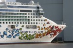 Norwegian Gem Exterior Picture