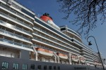 Queen Elizabeth Exterior Picture