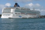 Norwegian Gem Exterior Picture