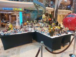 Symphony of the Seas Royal Promenade and Shops picture