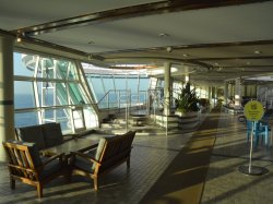 Independence of the Seas Solarium picture