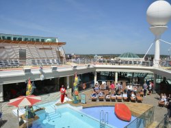 Independence of the Seas Solarium picture