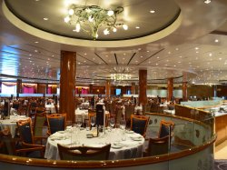 Norwegian Sun Four Seasons Main Dining Room picture