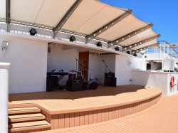 Norwegian Sun Pool Stage picture