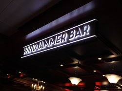 Norwegian Sun Windjammer Bar picture