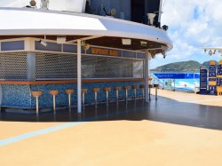 Oasis of the Seas Wipe Out Bar picture