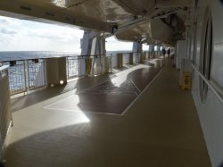 Norwegian Pearl Promenade Deck picture