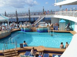 Norwegian Pearl Tahitian Pool picture