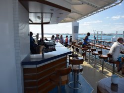 Norwegian Escape Waves Bar picture