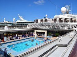 Nieuw Amsterdam Lido Pool picture