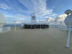 Norwegian Gem Sun Deck picture