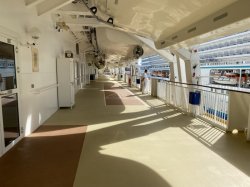 Norwegian Gem Promenade picture