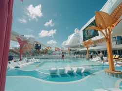 Wonder of the Seas Main Pool picture