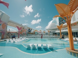 Wonder of the Seas Main Pool picture