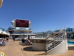 Regal Princess Fountain Pool picture