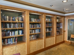 Norwegian Pearl Library picture