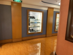 Norwegian Pearl Trade Winds Boutiques picture