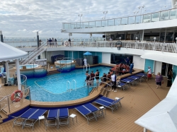 Norwegian Pearl Tahitian Pool picture