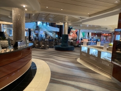 Norwegian Pearl Atrium picture