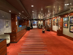 Norwegian Pearl Art Gallery picture