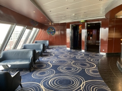 Norwegian Pearl Spinnaker Lounge picture