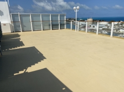 Norwegian Pearl Public Sun Deck picture