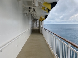 Norwegian Pearl Promenade Deck picture