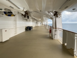 Norwegian Pearl Promenade Deck picture