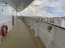 Norwegian Pearl Promenade Deck picture