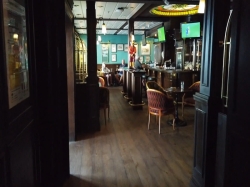 Henrys Pub picture