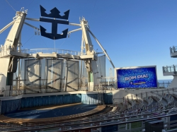 Oasis of the Seas Aquatheater picture