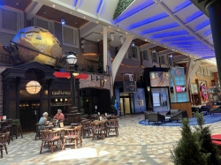 Oasis of the Seas Globe & Atlas Pub picture