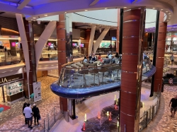 Oasis of the Seas Rising Tide Bar picture