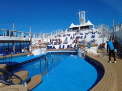 Norwegian Star Oasis Pool picture