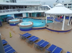 Norwegian Pearl Tahitian Pool picture