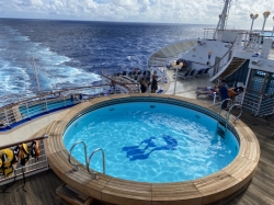 Sapphire Princess Splash Pool picture