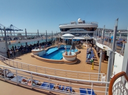 Norwegian Star Oasis Pool picture