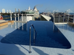 Norwegian Prima Haven Sundeck picture