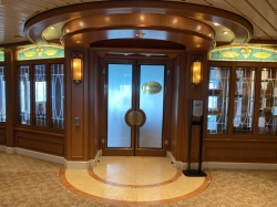 Island Princess Churchill Lounge picture