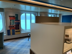 Koningsdam Library picture