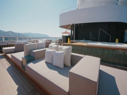 Norwegian Viva Haven Sundeck picture