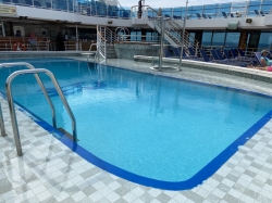 Regal Princess Fountain Pool picture