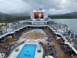 Regal Princess Fountain Pool picture