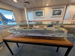 Norwegian Pearl Bridge Viewing Room picture