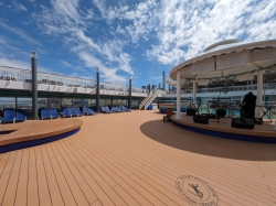 Norwegian Pearl Tahitian Pool picture