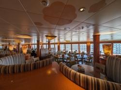 Norwegian Pearl Garden Cafe picture