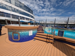 Norwegian Pearl Tahitian Pool picture